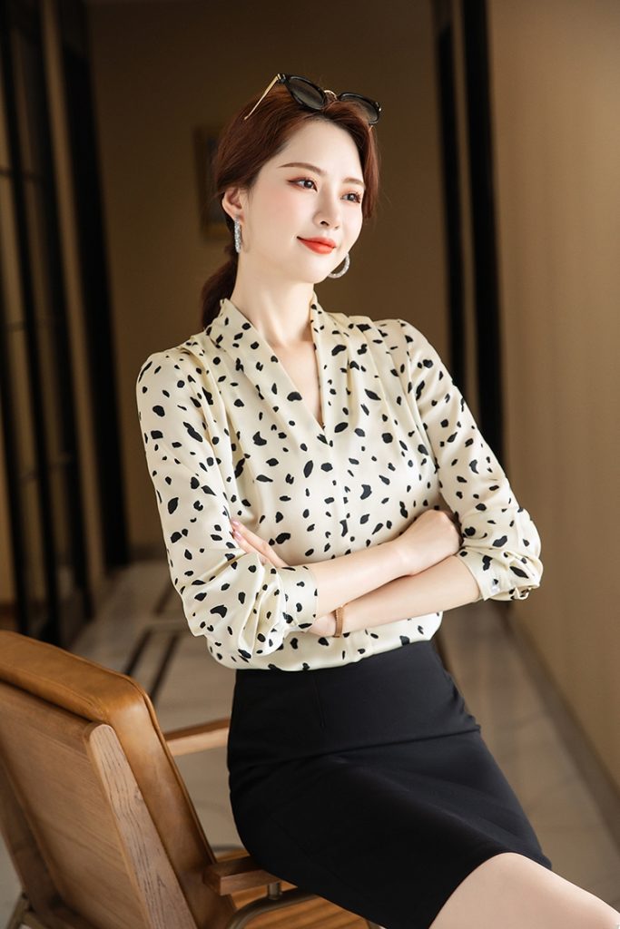 Áo sơmi lụa dài tay beo cổ vest - Ảnh 4