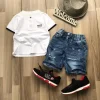 bộ jeans phối áo thun