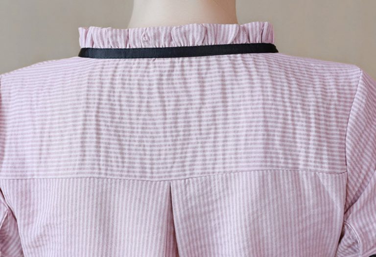 Áo sơ mi sọc họa tiết thêu hoa phối nơ - Ảnh 22