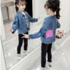 Áo Khoác Jeans Phối Túi Sau Bé Gái