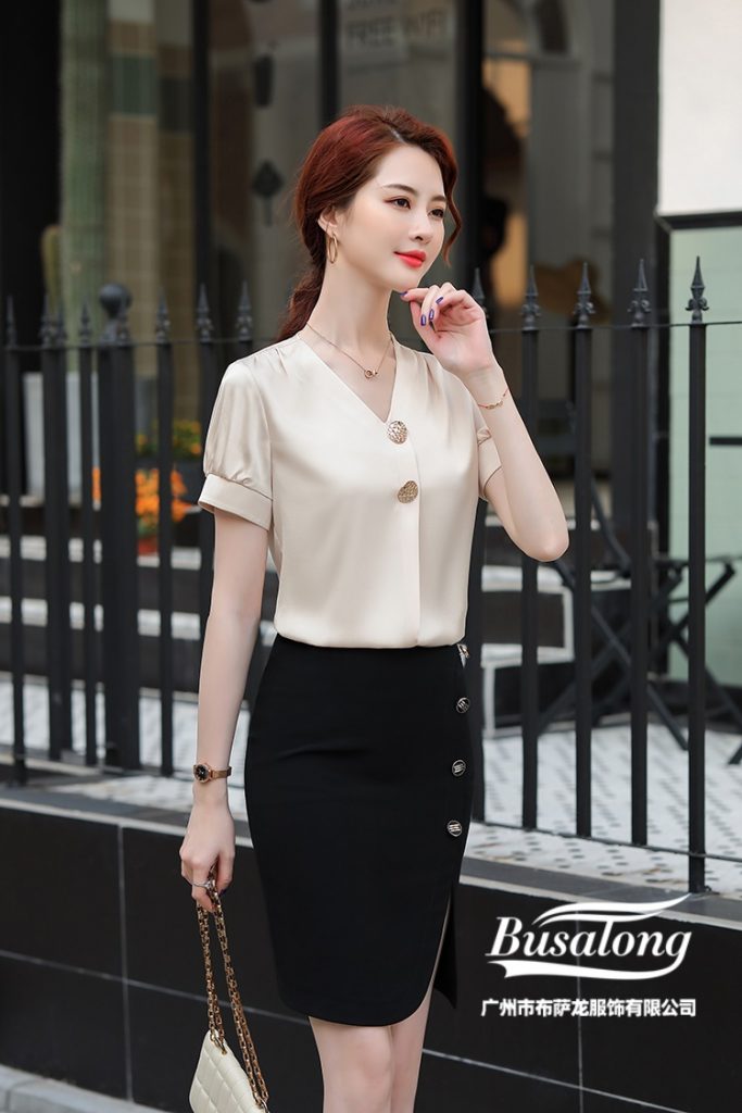 Áo Sơ Mi Cổ Tim Phối Nút Ngắn Tay - Ảnh 4