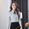 Áo sơ mi sọc đen trắng phối nơ