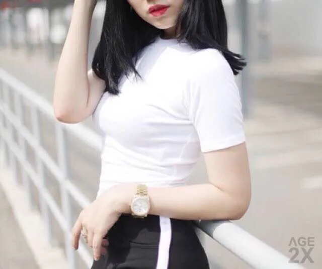 175 mặc áo bó sát eo