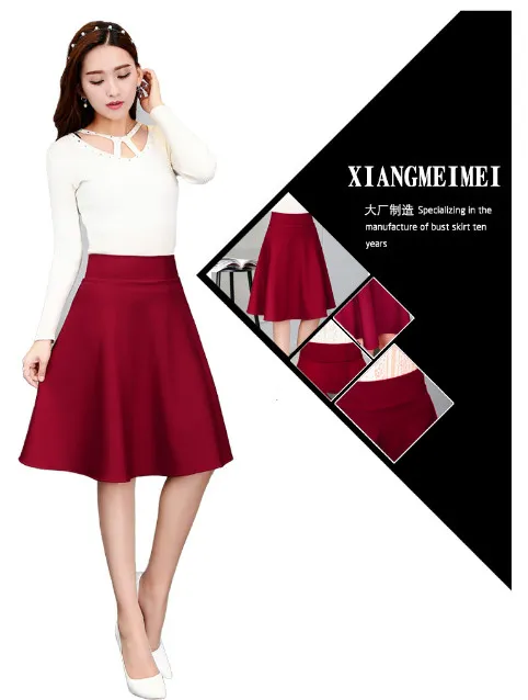 chân váy đỏ phối áo màu trắng