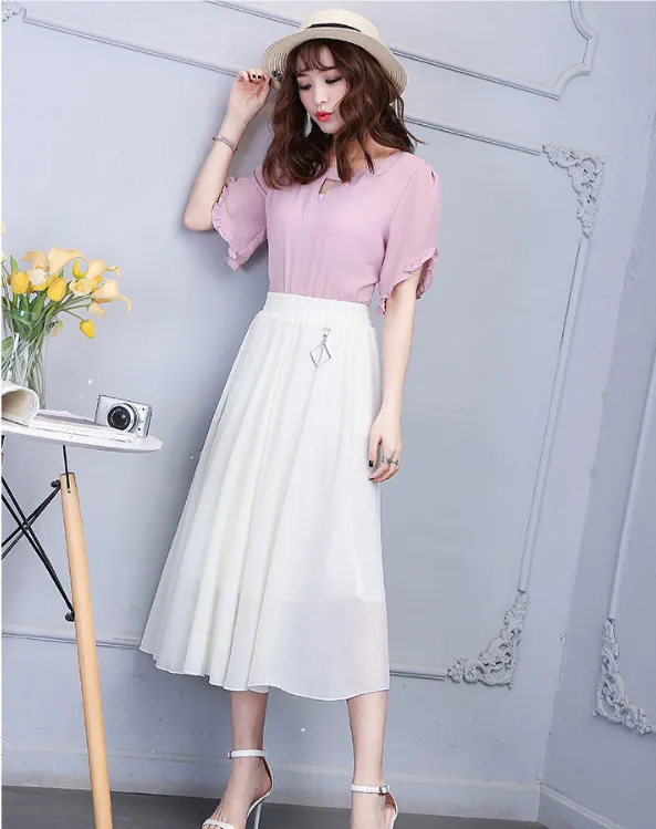 chân váy trắng mặc áo sơ mi