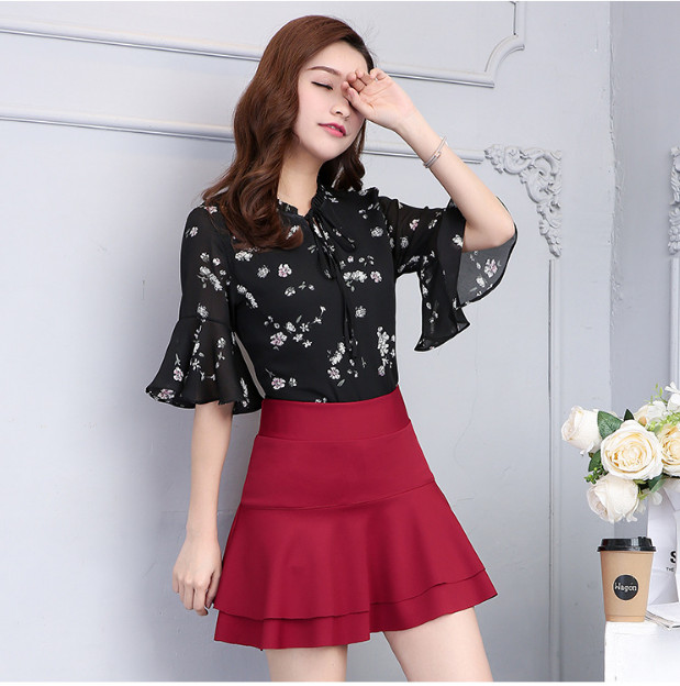 cách phối đồ với áo sơ mi đen và chân váy