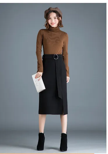 mix đồ mùa đông với chân váy và áo len