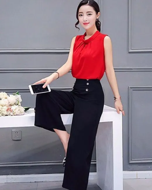 áo màu đỏ nên kết hợp với quần màu đen