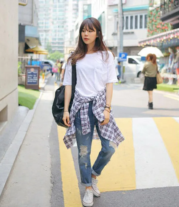 cach20phoi20ao20so20mi20caro20voi20quan20jean20nu20kieu20buoc20ngang20eo cách phối áo sơ mi với quần jean nữ buộc ngang eo