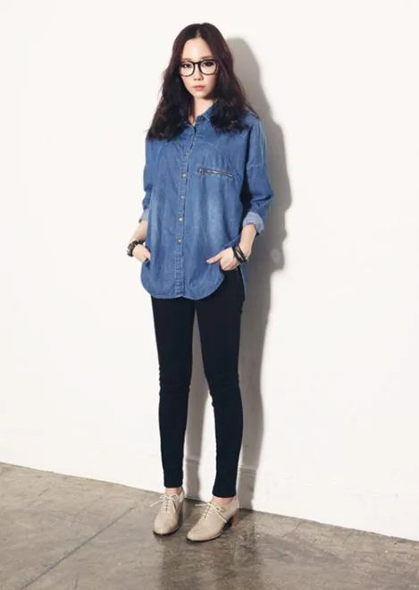 cách phối áo sơ mi jean nữ với skinny