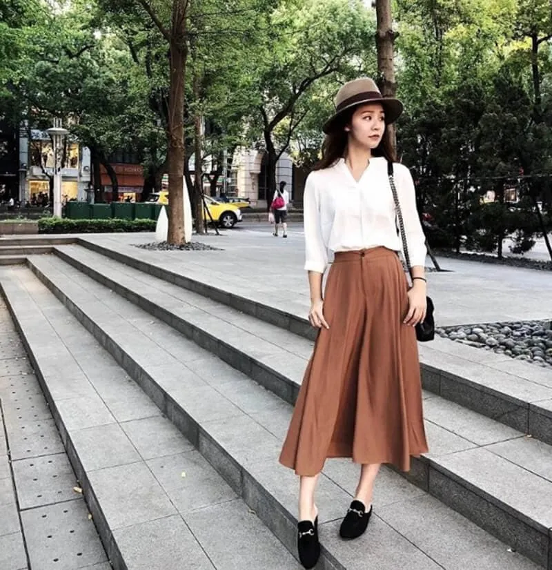 cách phối đồ với áo sơ mi nữ cùng chân váy midi