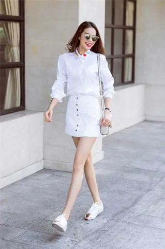 cách phối đồ với chân váy trắng và áo trắng
