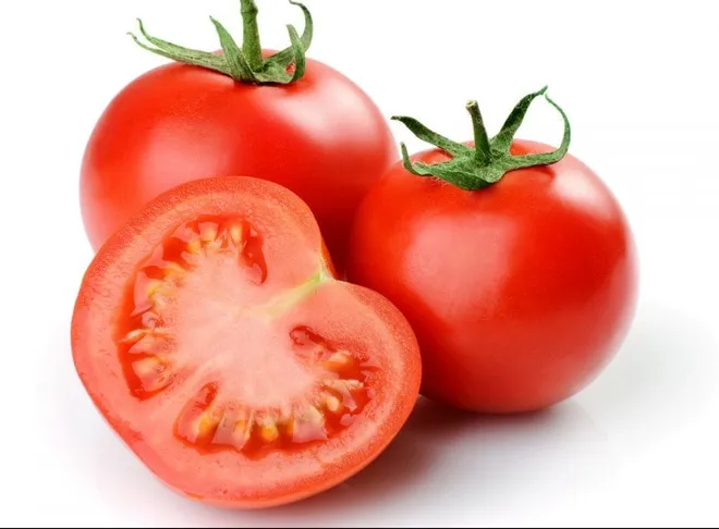 cách trị mụn nhanh nhất trong 1 ngày bằng cà chua