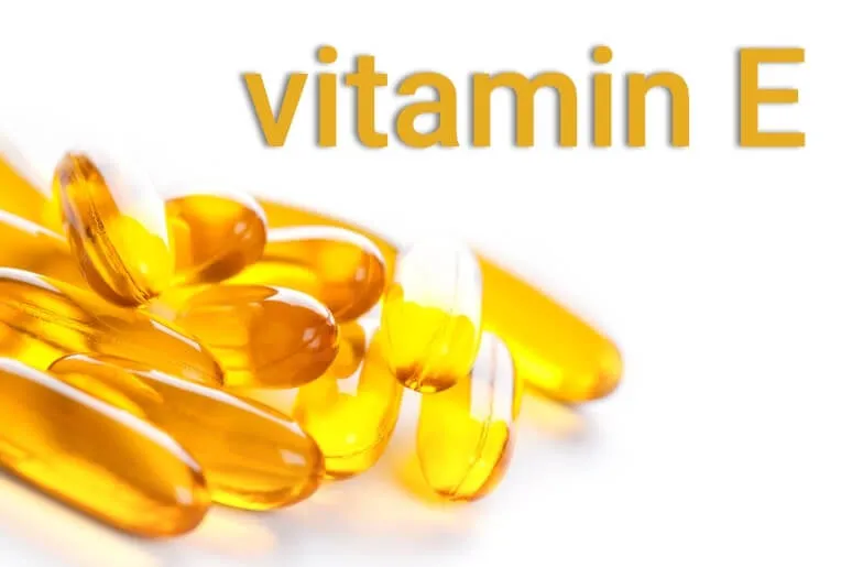 xử lý thâm môi bằng Vitamin E