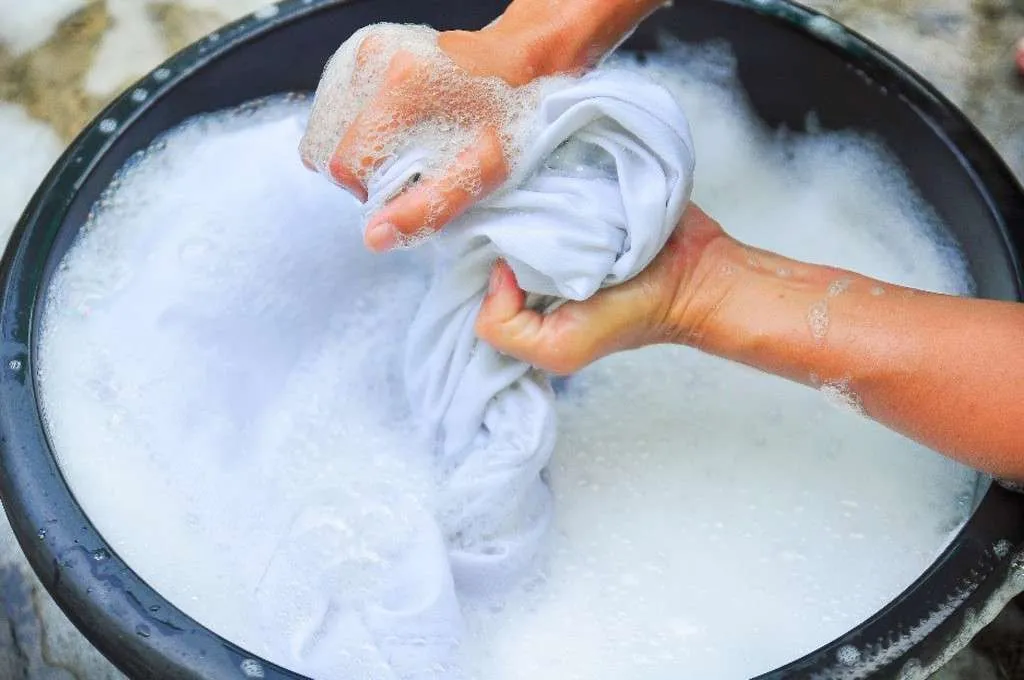 cách vệ sinh và bảo quản vải gấm là gì