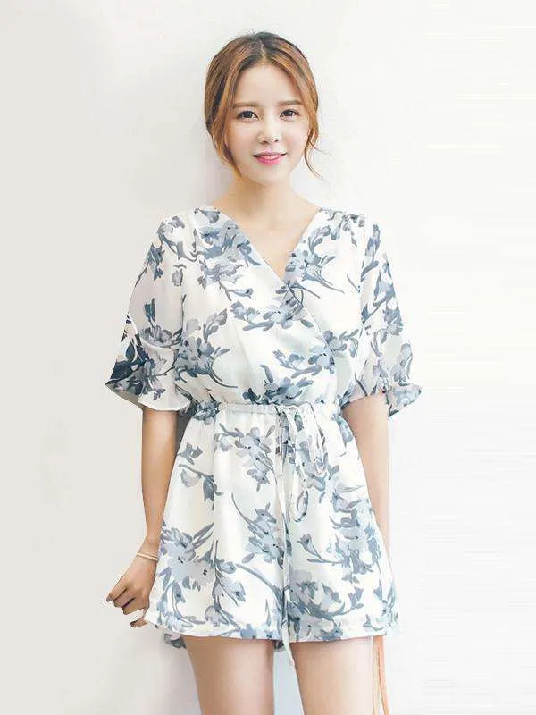 cao 1m50 mặc jumpsuit