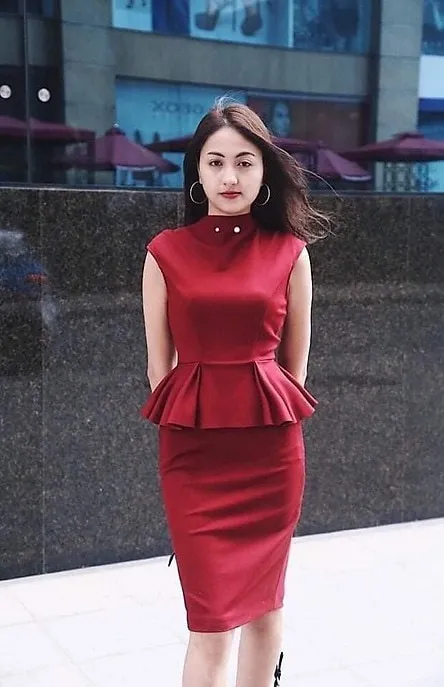 chân váy bút chì mix với áo peplum