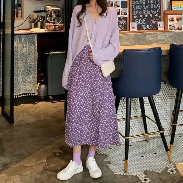 chân váy dài phối áo cardigan
