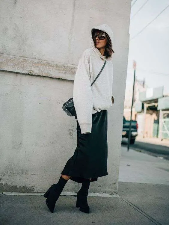 chân váy dài phối áo hoodie
