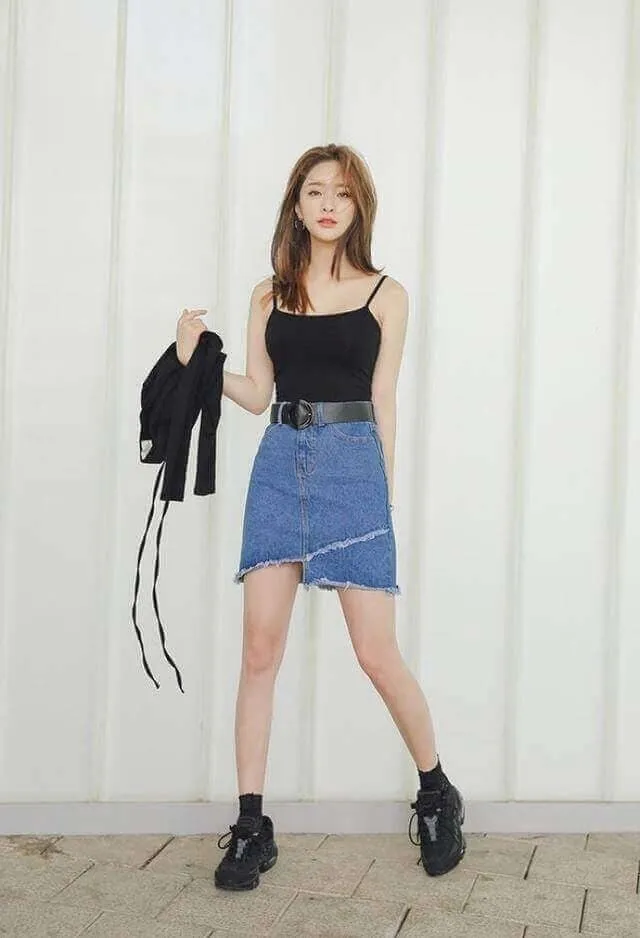 váy jean với áo 2 dây