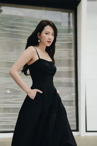 đầm hai dây