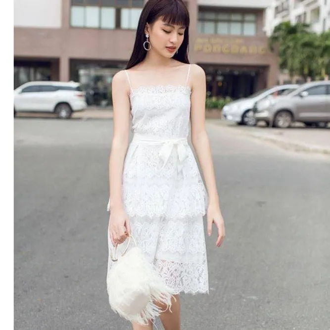 đầm hai dây đi dự tiệc