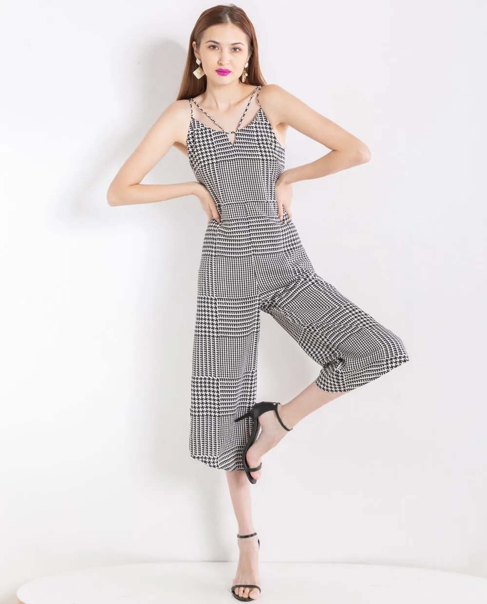 jumpsuit lửng là gì