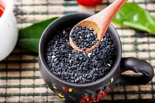 me20den20bao20ve20suc20khoe20rang20mieng bảo vệ sức khỏe răng miệng bằng mè đen
