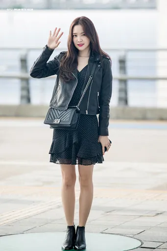 mix20ao20da20voi20chan20vay20xoe20mua20dong mix đồ với chân váy xòe mùa đông và áo da