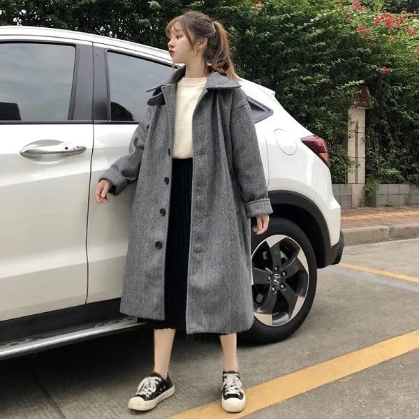 mix chân váy xếp ly dài mùa đông với áo dạ dài