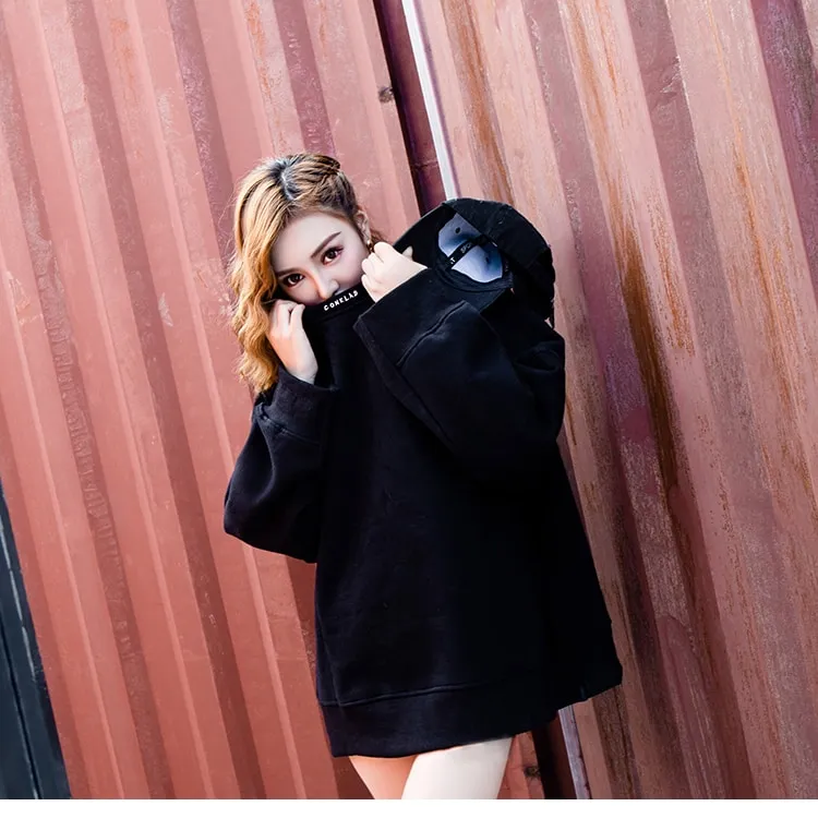 mốt không quần với áo sweater là gì