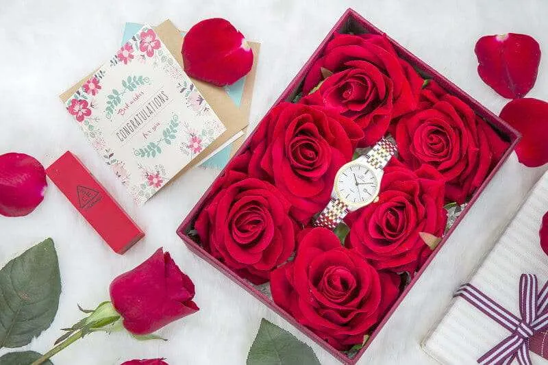 nên tặng quà sinh nhật gì cho bạn gái đồng hồ đeo tay