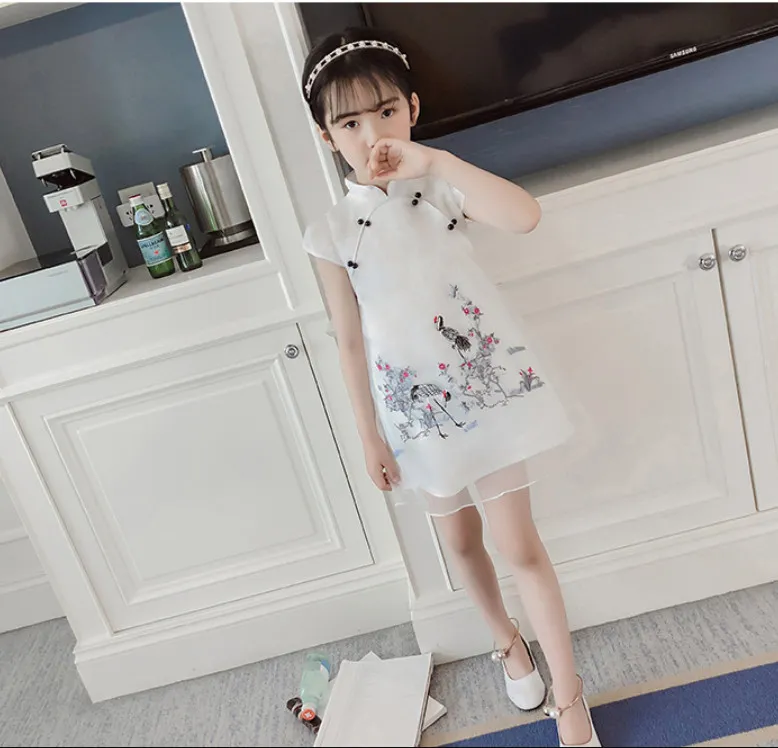 những mẫu quần áo đẹp cho bé gái sườn xám