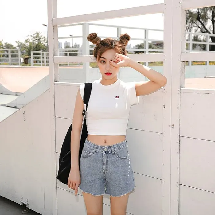 quần short và áo thun