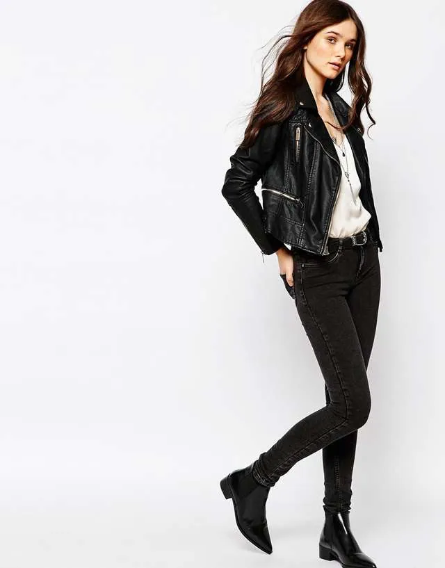 quần skinny với áo khoác da