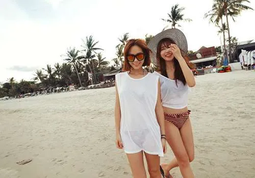 phối áo tank top với bikini