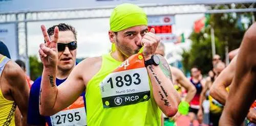 đặc điểm của áo tank top là gì