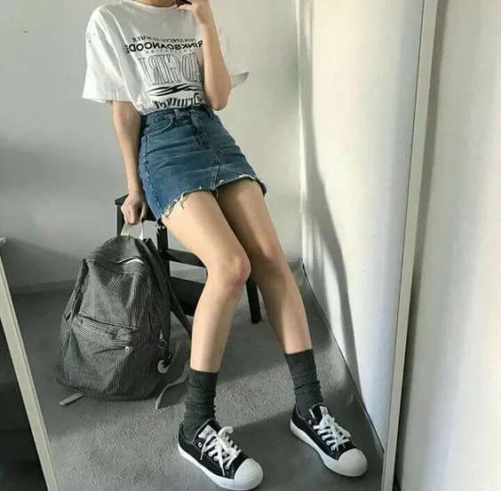 váy jean mang giày converse