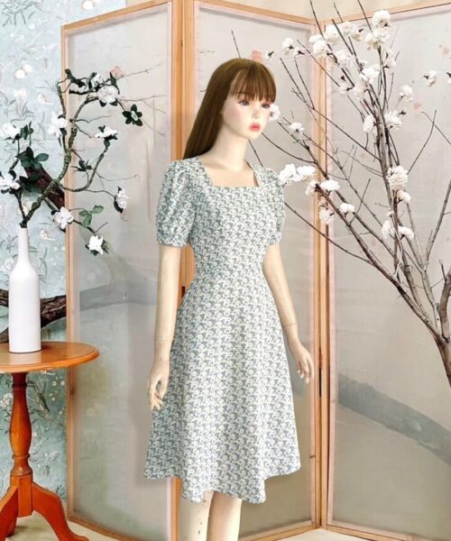 Đầm hoa nhí cổ vuông