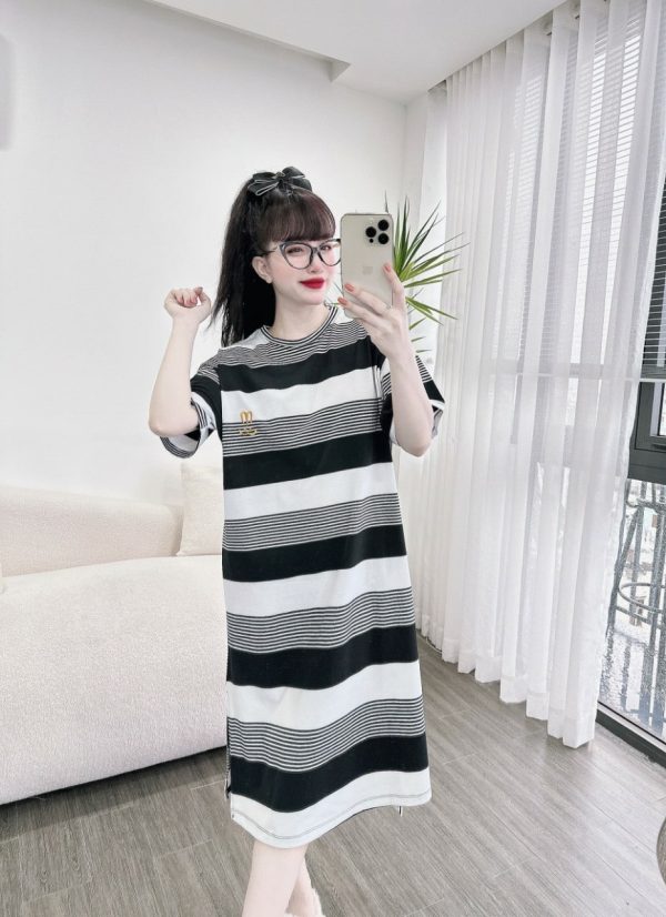 Đầm thun kẻ sọc - Ảnh 5