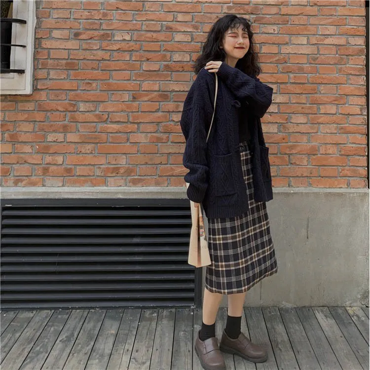 chân váy dài mặc với áo cardigan