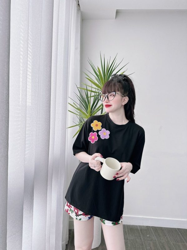 Đồ bộ đùi thun thái thêu hoa ở ngực - Ảnh 3