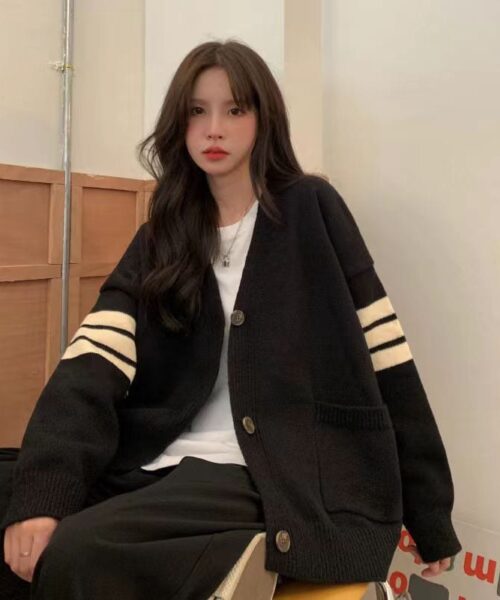 Áo Khoác len cardigan phối 3 viền trắng ở tay