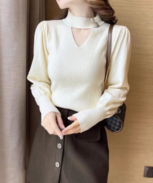 Áo len tay bồng cổ tim đính nút