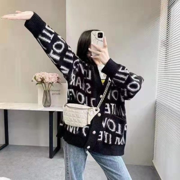 Áo Khoác len chữ trắng đen - Ảnh 10