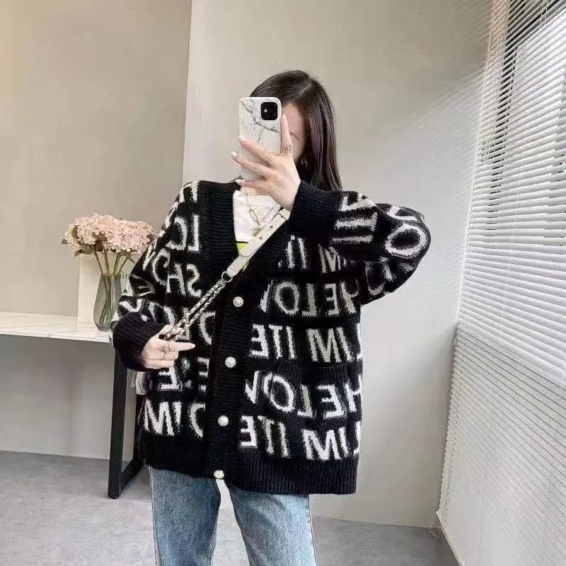 Áo Khoác len chữ trắng đen - Ảnh 4