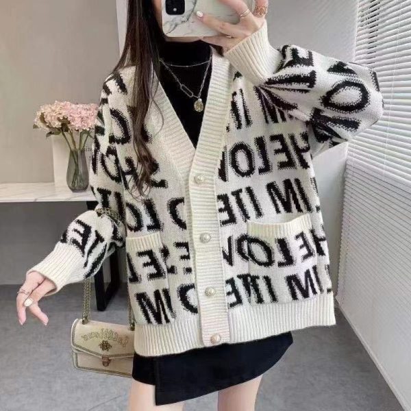 Áo Khoác len chữ trắng đen - Ảnh 7