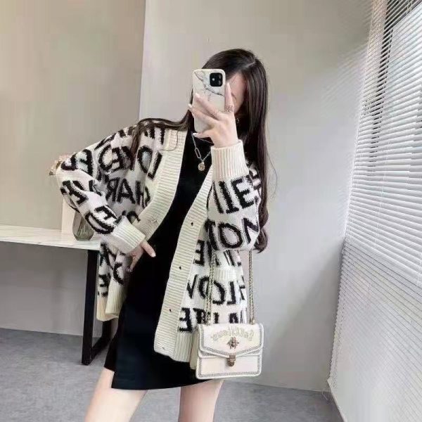 Áo Khoác len chữ trắng đen - Ảnh 8