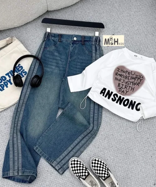 Bộ áo thun tay dài quần jean ống rộng bé gái