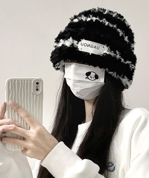 Mũ len lông phối màu sọc ngang